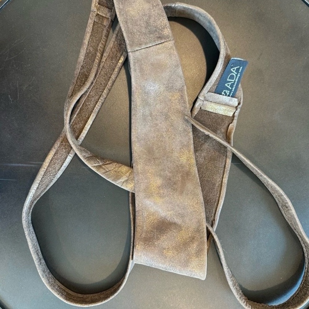 Practically NWOT Ada Leather Belt in “truffle” a shimmery brown/bronze color. - Picture 4 of 7
